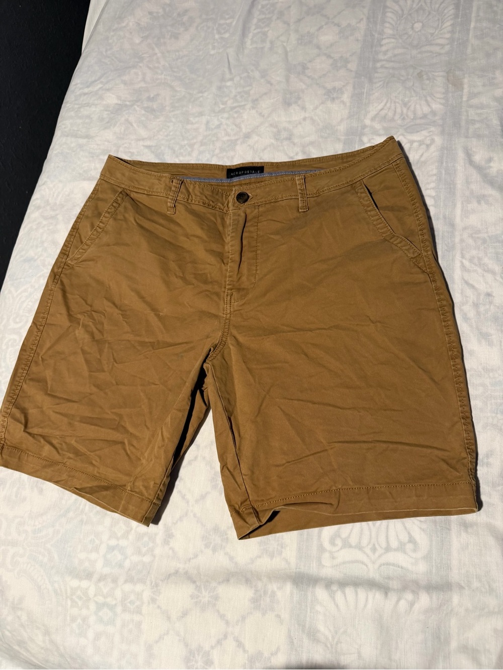 Aeropostale Men's Flat Front Shorts in Caramel Brown size 36